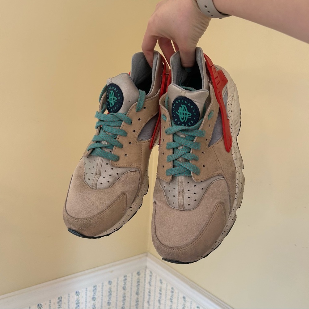 Nike Sneakers - Picture 3 of 11